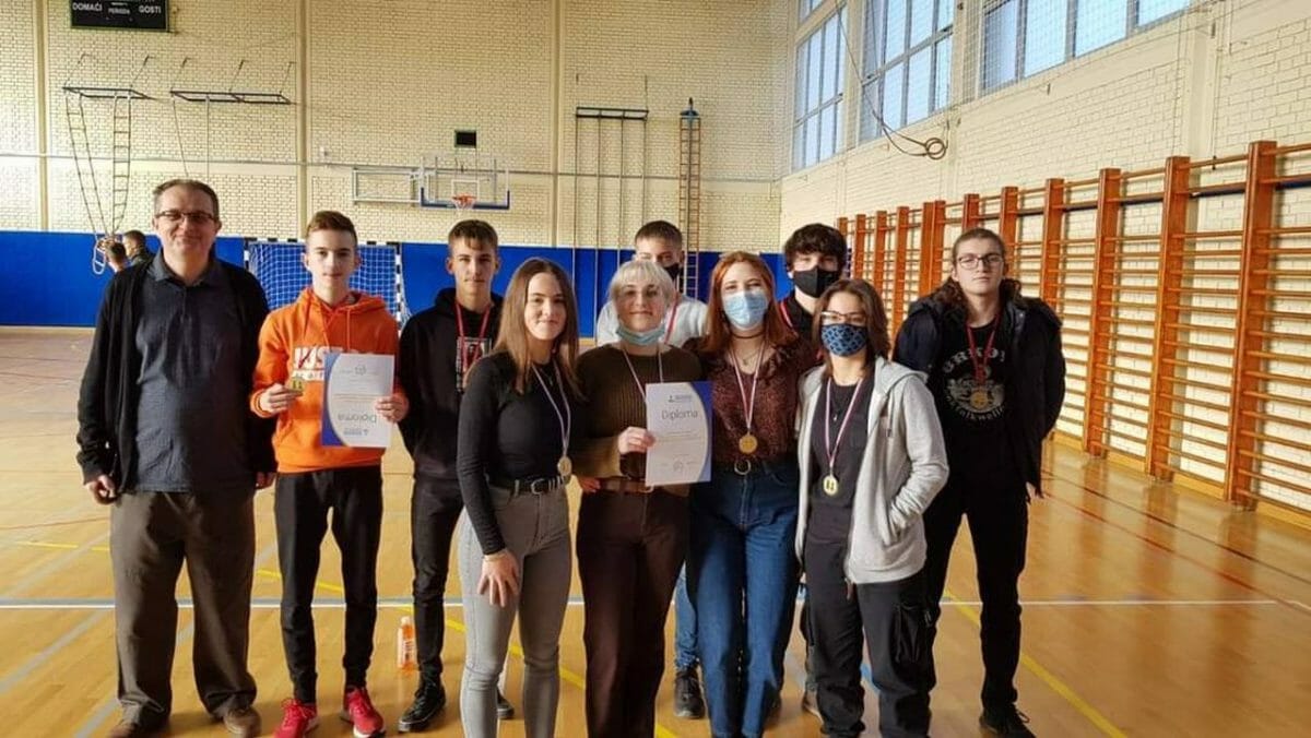 Šahisti Gimnazije Josipa Slavenskog plasirali se na državno natjecanje
