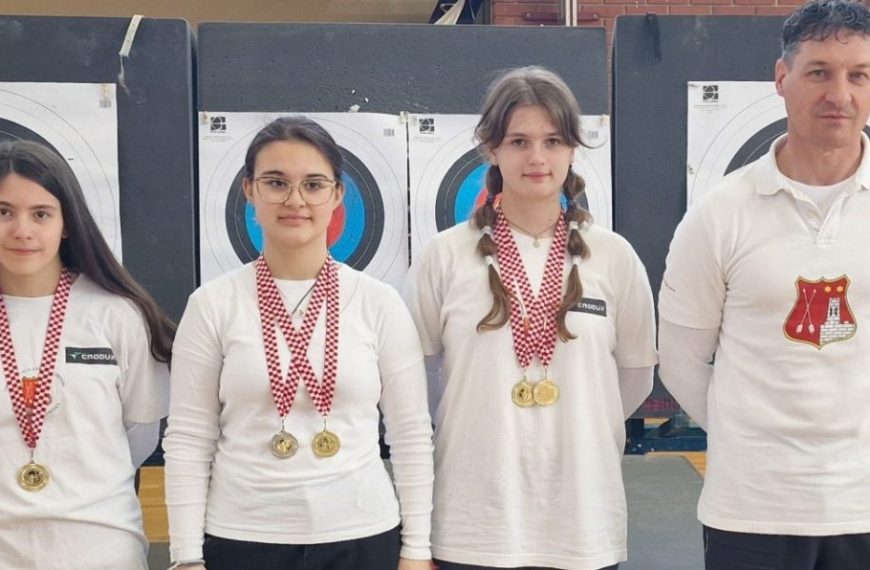 Tena i Karla osvojile zlato u Kutini