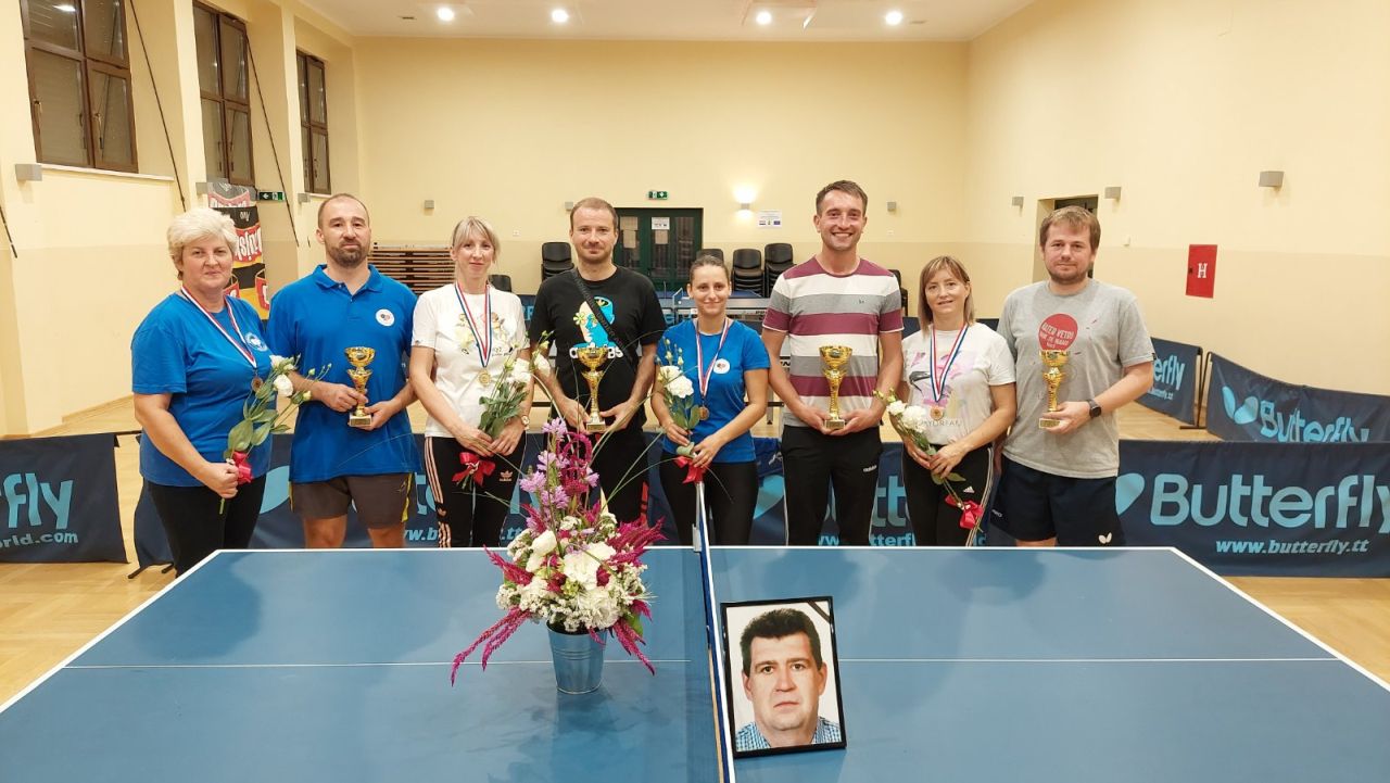 [FOTO] Stolnoteniski turnir u čast Željka Hunadija