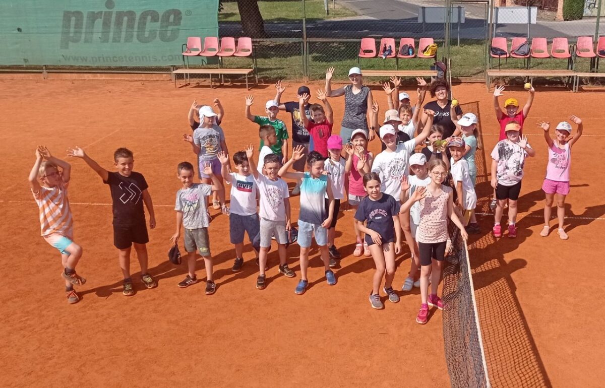 150 djece na kampu iz tenisa