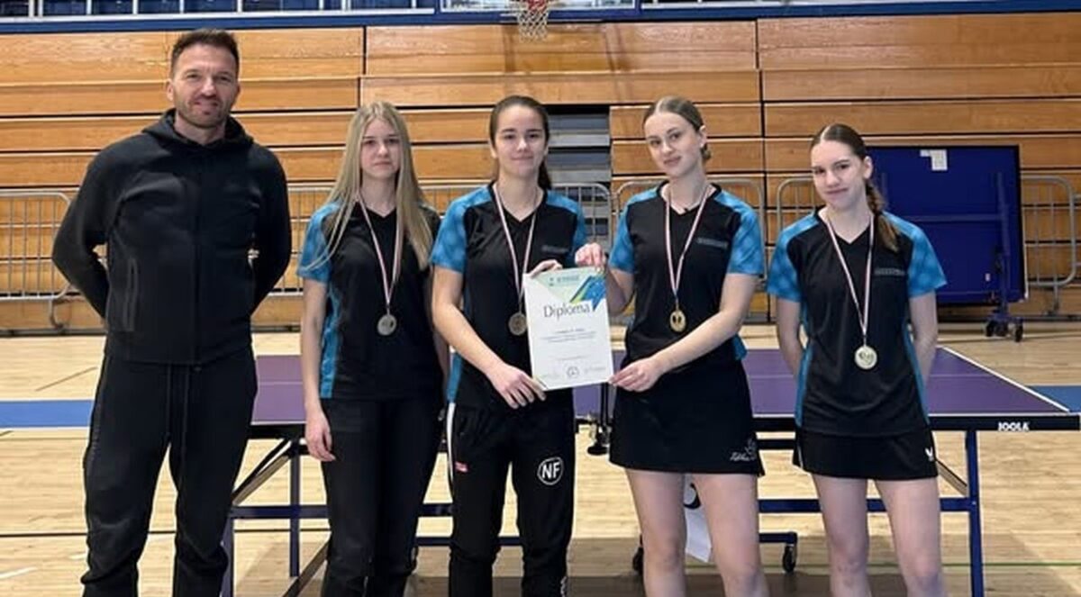 Lucija, Nina, Nela i Marta zlatne na županijskom natjecanju u stolnom tenisu
