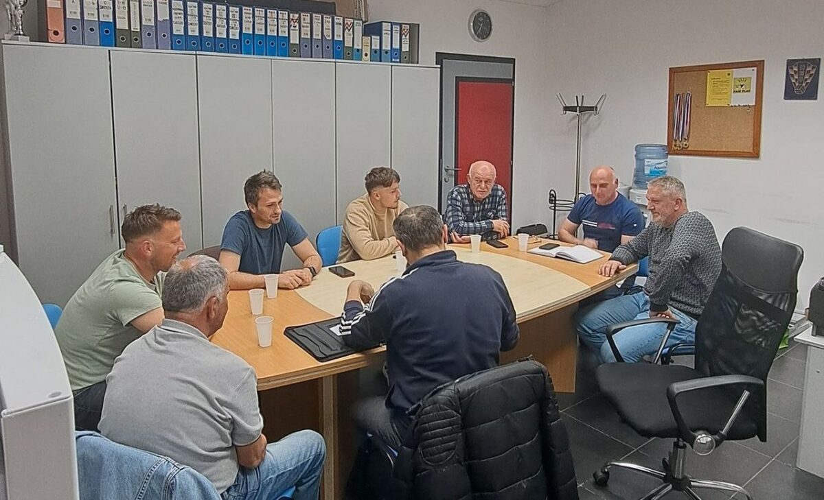 Zbor nogometnih trenera održao redovni stručni sastanak