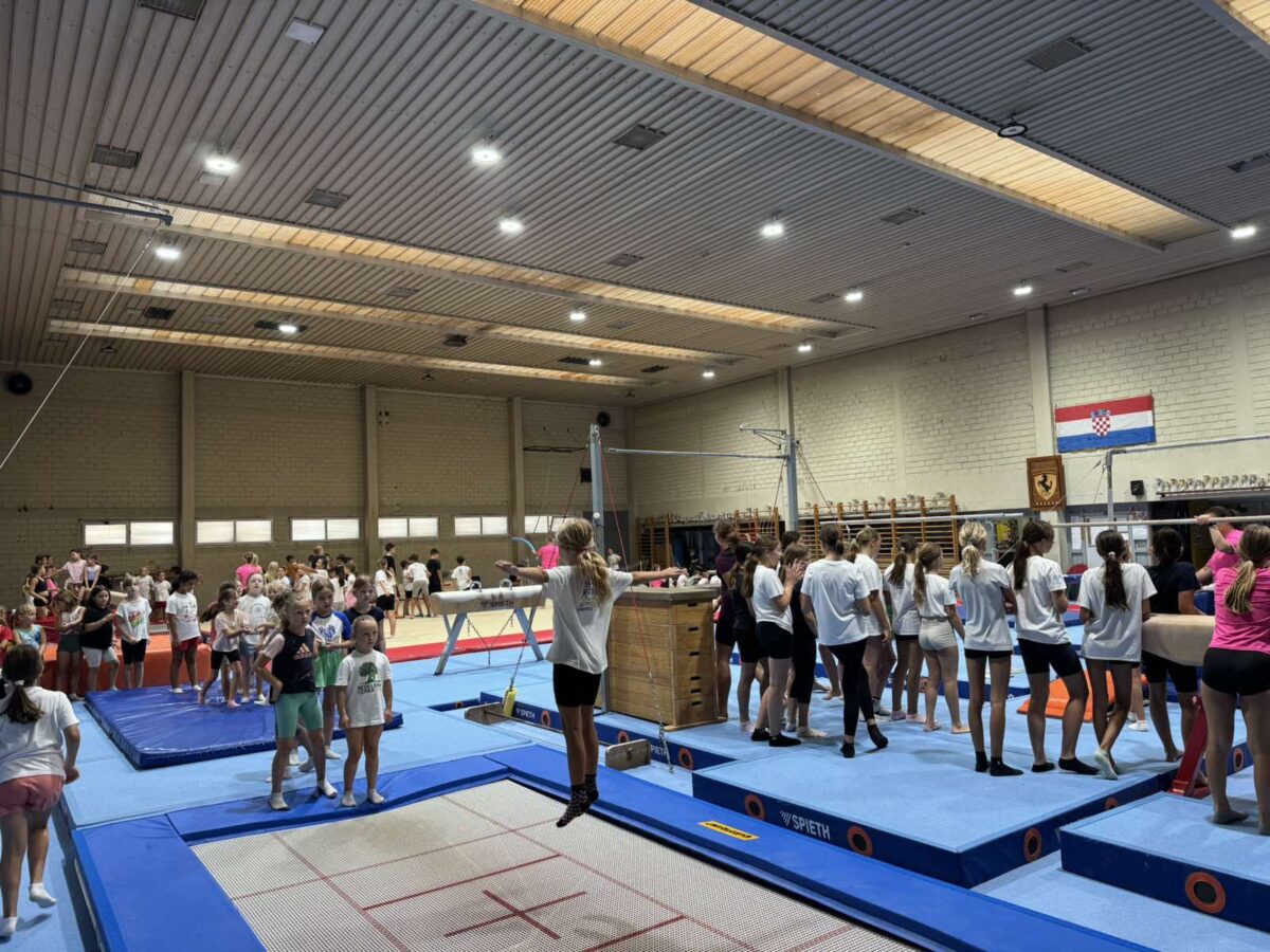 Preko 120 djece na kampu iz gimnastike