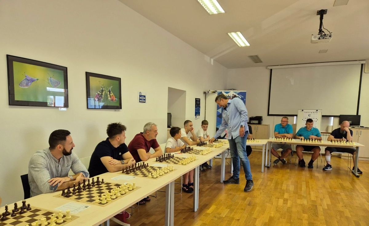 Simultanka s velemajstorom Alojzijem Jankovićem