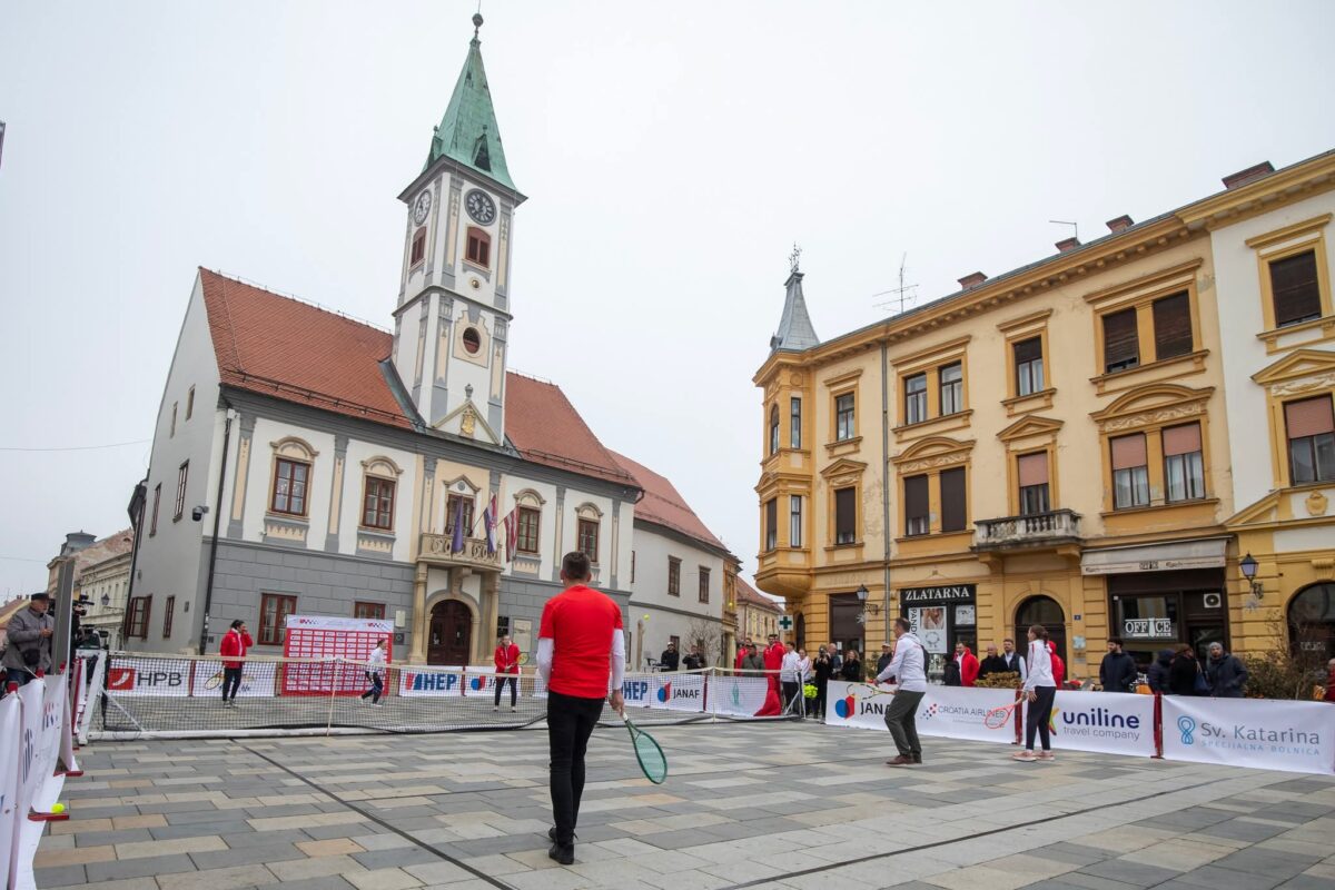 Varaždinski Korzo postao tenisko igralište