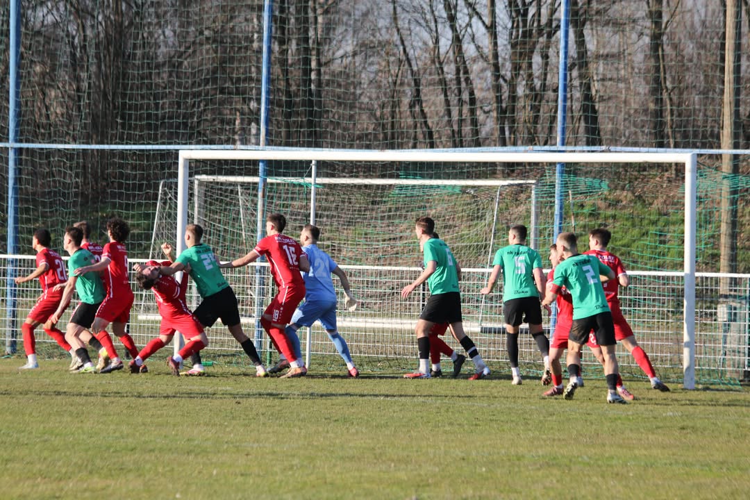 [FOTO] Poletovci nadmudrili Lapornike